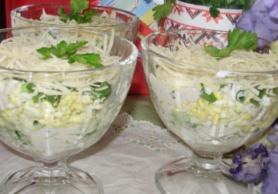 recepti smachnij pozhivnij ovochevij salat novinka 689547dad8596 Рецепти: Смачний поживний овочевий салат «Новинка»