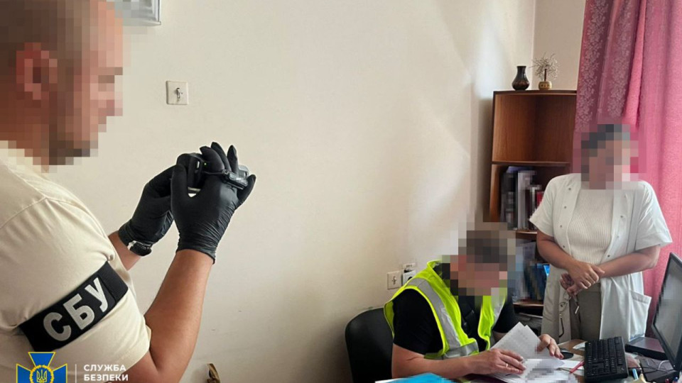 u kiyevi nakrili sxemu prodazhu pidroblenix meddovidok vilucheno ponad 17 mln griven 68a502acba027 У Києві накрили схему продажу підроблених меддовідок – вилучено понад 17 млн гривень
