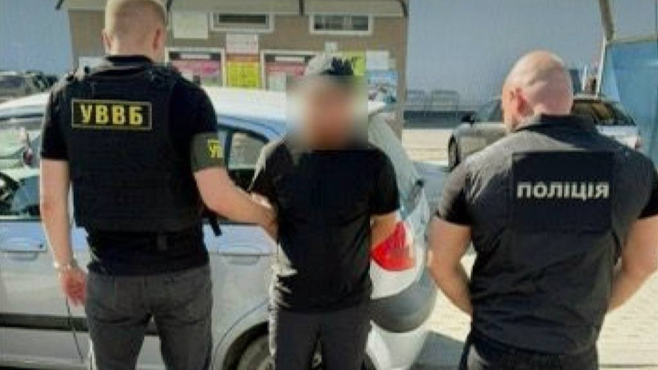 na zakarpatti cholovik vimagav 6000 za poslugi z perepravlennya za kordon ta namagavsya pidkupiti prikordonnika 68b777378e8aa На Закарпатті чоловік вимагав $6000 за послуги з переправлення за кордон та намагався підкупити прикордонника