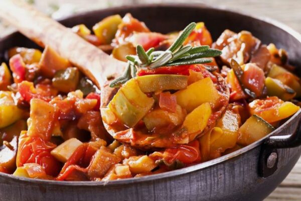 recepti smachne pozhivne sokovite ovocheve ragu 68c36be936ab3 Рецепти: Смачне поживне соковите овочеве рагу