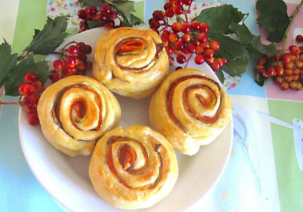 recepti smachni domashni bulochki ravliki z kabachkom ta morkvoyu 68cca65b24701 Рецепти: Смачні домашні булочки-равлики з кабачком та морквою