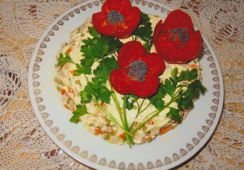 recepti smachnij svyatkovij salat chervoni maki 68c36c16c8d15 Рецепти: Смачний святковий салат «Червоні маки»