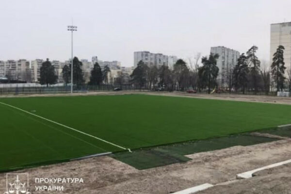 u kiyevi z pidryadnika mozhut styagnuti 3 mln griven za neyakisnij remont sportivnogo majdanchika 68c9ec8bb97e4 У Києві з підрядника можуть стягнути 3 млн гривень за неякісний ремонт спортивного майданчика