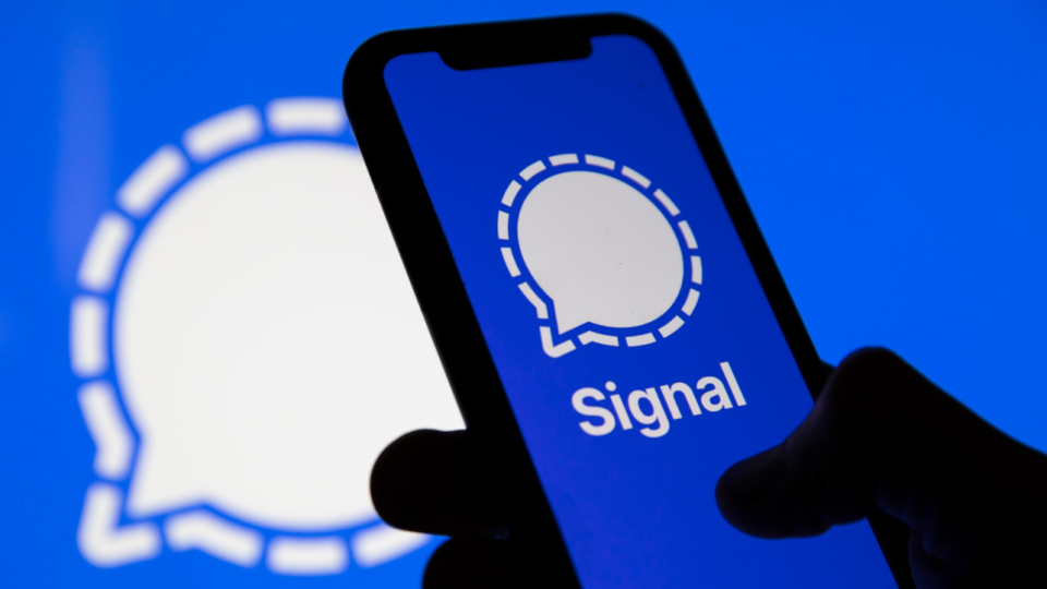 u mesendzheri signal zyavilasya persha platna funkciya zaxishhene zberezhennya У месенджері Signal з’явилася перша платна функція — захищене збереження даних