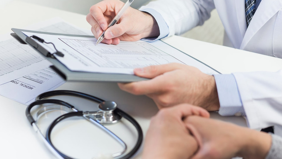 fiktivni diagnozi za 40 tisyach na sumshhini suditimut likarya ta medsestru 68eed67c3179d Фіктивні діагнози за 40 тисяч: на Сумщині судитимуть лікаря та медсестру