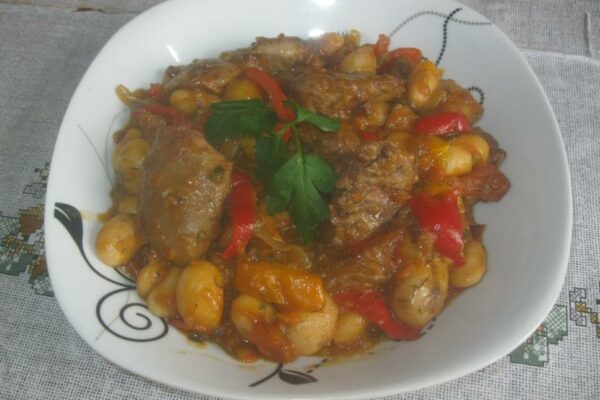 recepti smachne sitne ovocheve ragu zapechene z kuryachoyu pechinkoyu 68df1b639225b Рецепти: Смачне ситне овочеве рагу, запечене з курячою печінкою