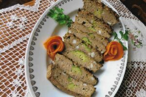 recepti smachnij domashnij pechinkovo myasnij keks iz brokoli 68df1b86f0158 Рецепти: Смачний домашній печінково-м’ясний кекс із броколі
