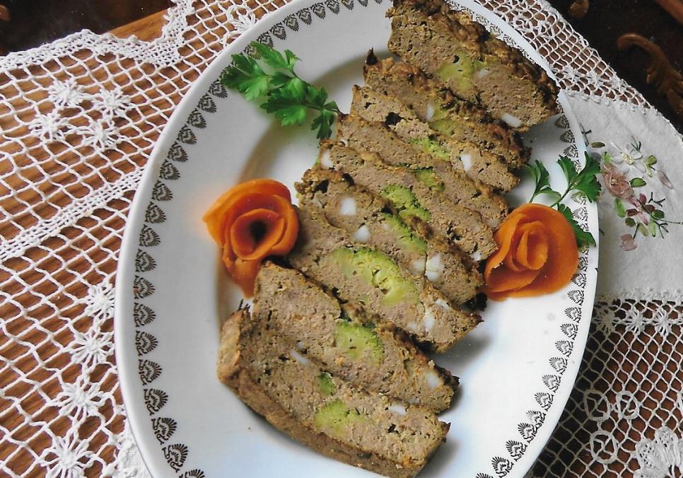 recepti smachnij domashnij pechinkovo myasnij keks iz brokoli 68df1b86f0158 Рецепти: Смачний домашній печінково-м’ясний кекс із броколі
