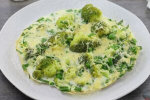 recepti smachnij pozhivnij omlet iz brokoli 68df1b7562b60 Рецепти: Смачний поживний омлет із броколі