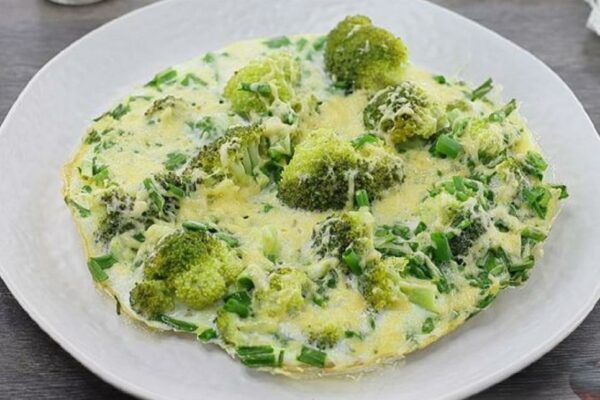 recepti smachnij pozhivnij omlet iz brokoli 68df1b7562b60 Рецепти: Смачний поживний омлет із броколі