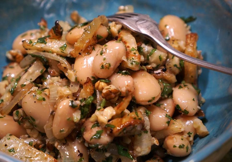 recepti smachnij pozhivnij salat z kvasoli ta seleri 68f190859310d Рецепти: Смачний поживний салат з квасолі та селери
