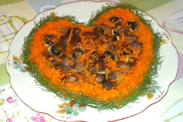 recepti smachnij sitnij pozhivnij salat z kuryachix serdechok i shlunochkiv 68e8562e16922 Рецепти: Смачний ситний поживний салат з курячих сердечок і шлуночків