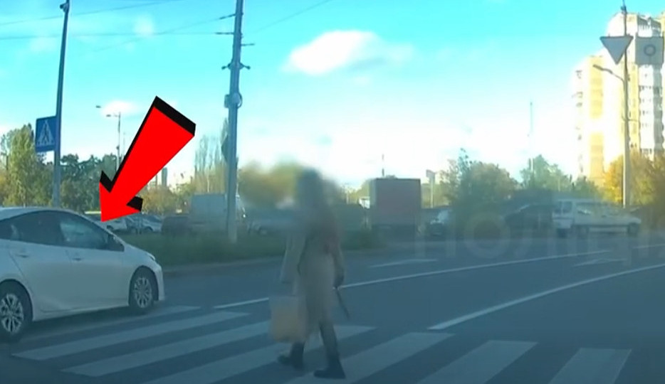 u kiyevi pokarali vodiya toyota yakij ne propustiv pishoxoda video 69014b4f85f57 У Києві покарали водія Toyota, який не пропустив пішохода — відео