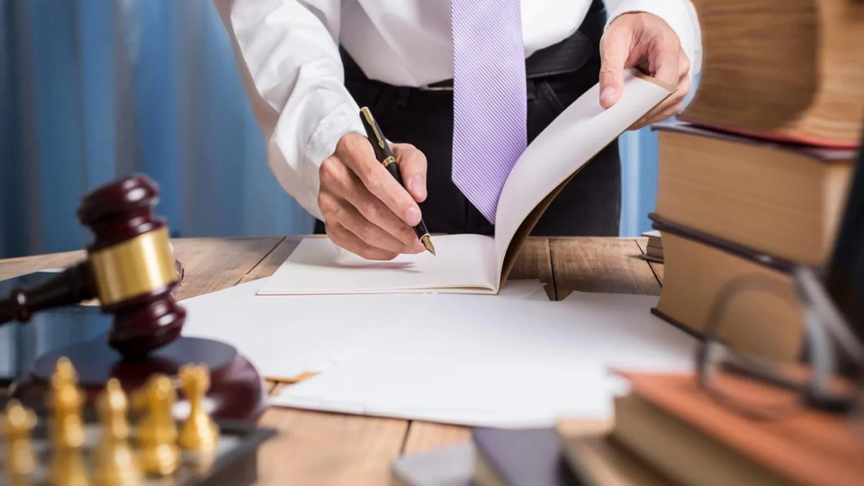 v britanid197 golovu yurfirmi viklyuchili z reyestru za privlasnennya ponad 160 tisyach funtiv kliyentskix koshtiv 69014b54a8b3a В Британії голову юрфірми виключили з реєстру за привласнення понад 160 тисяч фунтів клієнтських коштів