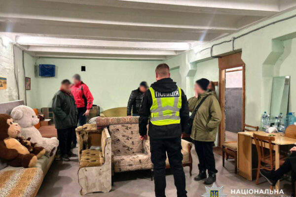 policiya vstanovila obstavini incidentu v ukritti na podoli pid chas obstrilu kiyeva shho vidomo 6926358a62490 Поліція встановила обставини інциденту в укритті на Подолі під час обстрілу Києва: що відомо