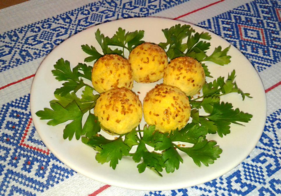 recepti smachna originalna sitna zakuska salatni kulki 69167a69ed400 Рецепти: Смачна оригінальна ситна закуска - салатні кульки