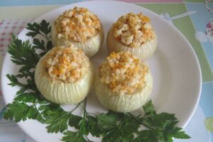 recepti smachni cikavi farshirovani cibulevi gorshhiki 69167a7fa5e68 Рецепти: Смачні цікаві фаршировані цибулеві горщики