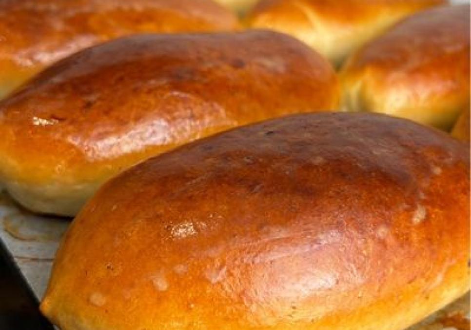 recepti smachni domashni apetitni pirizhki do buljonu 69167a74ef1a6 Рецепти: Смачні домашні апетитні пиріжки до бульйону