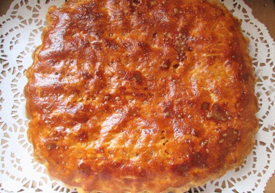 recepti smachnij domashnij sitnij pirig z tuncem 6928ef65904d4 Рецепти: Смачний домашній ситний пиріг з тунцем