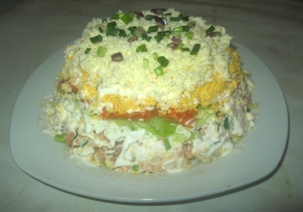 recepti smachnij korisnij domashnij salat iz lososem 6928ef7c6e4fd Рецепти: Смачний корисний домашній салат із лососем