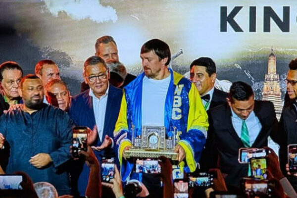 oleksandr usik stav najkrashhim bokserom roku za versiyeyu wbc 692f6ff180d19 Олександр Усик став найкращим боксером року за версією WBC