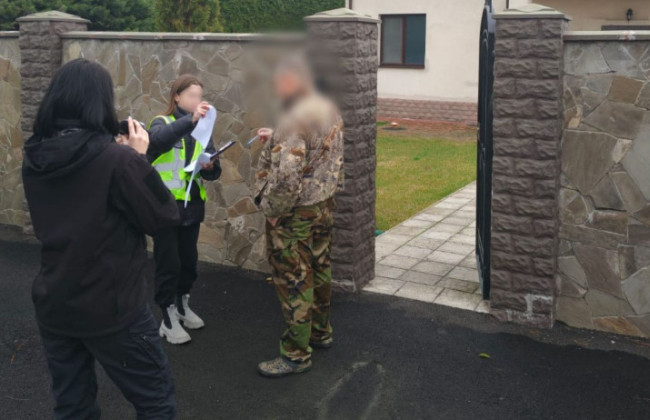 u kiyevi vikrili dilka yakij bez zhodnix dokumentiv pobuduvav na samovilno zajnyatij dilyanci kafe bar 692f6fd1761c8 У Києві викрили ділка, який без жодних документів побудував на самовільно зайнятій ділянці кафе-бар